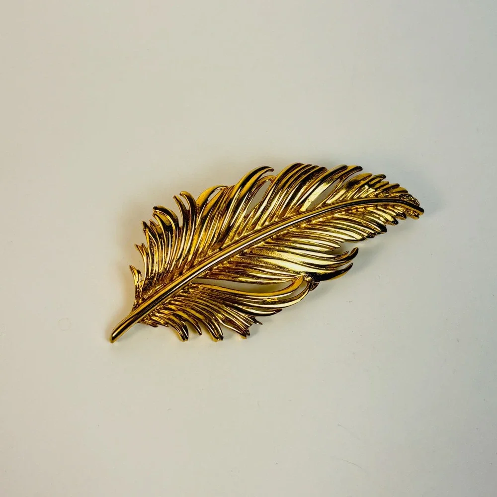 Vintage Feather Brooch Gold Tone Textured Statement Boho Cottagecore Pin